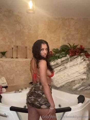 Full leaked Brookliyn wren page private onlyfans photo