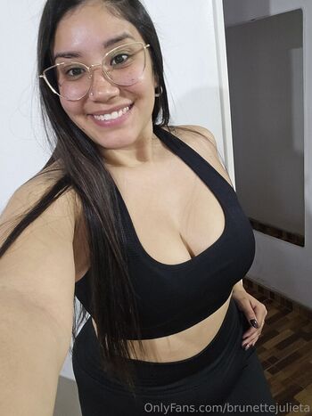 brunettejulieta