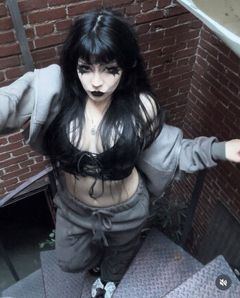 Full leaked Buffgothmom private onlyfans photo
