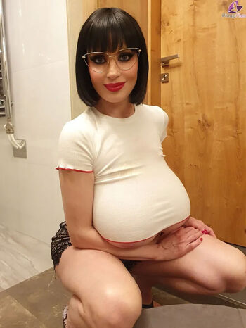 Full leaked Bukawski private onlyfans photo