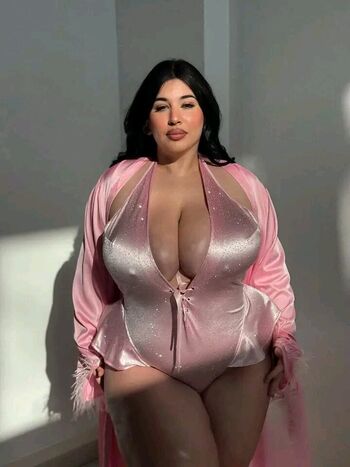 Busty_Ema