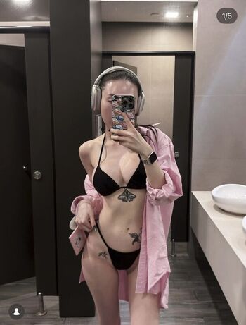 Full leaked Cagedbutterflies private onlyfans photo