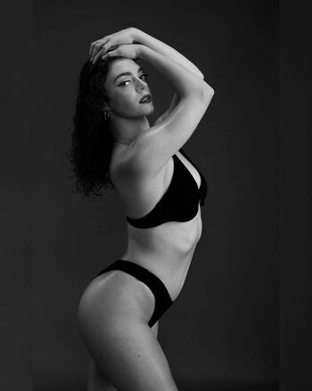 Full leaked Caitlin bond private onlyfans photo