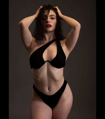 Full leaked Caitlin bond private onlyfans photo