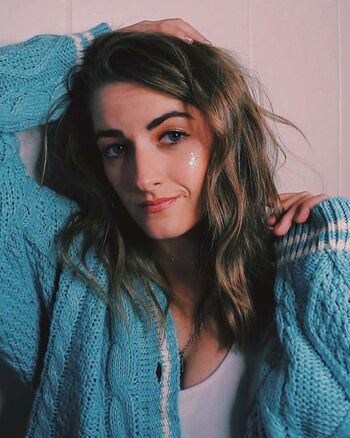 Caitlin Marie Reacts