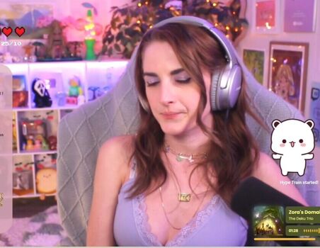 Caitlin Marie Reacts