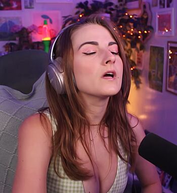 Full leaked Caitlin marie reacts page private onlyfans photo