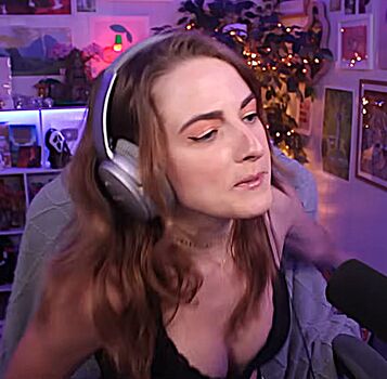 Caitlin Marie Reacts