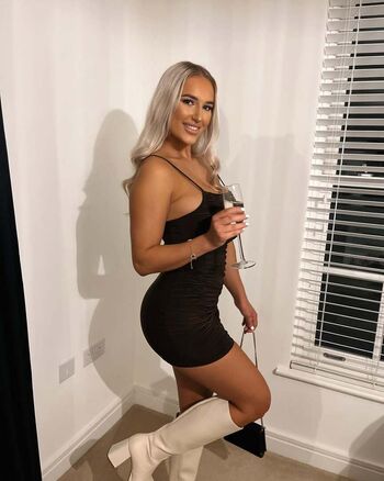 Full leaked Caitlin perriam private onlyfans photo