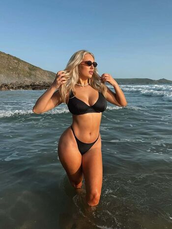 Full leaked Caitlin perriam private onlyfans photo