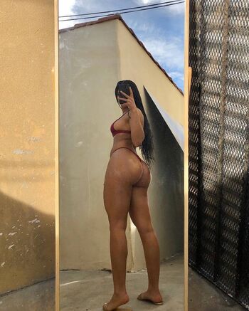 Caitlyn Mwenifumbo