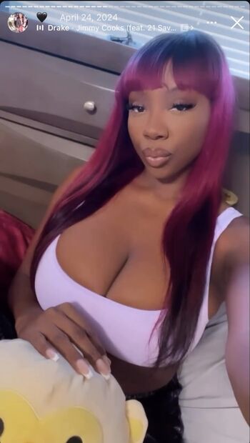Full leaked Callmeellepls private onlyfans photo
