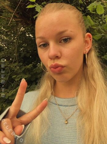 Full leaked Cara lb private onlyfans photo