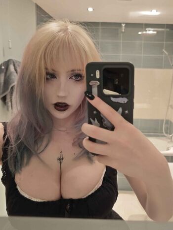 Full leaked Caralouss private onlyfans photo