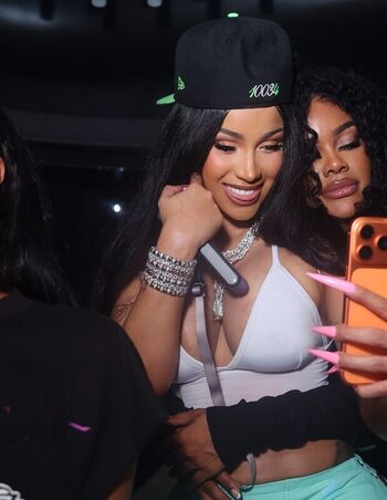Full leaked Cardi b page private onlyfans photo