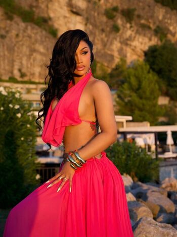 Full leaked Cardi b private onlyfans photo