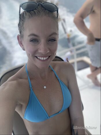 Full leaked Carianne page private onlyfans photo