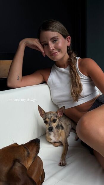 Full leaked Carla bezanson page private onlyfans photo