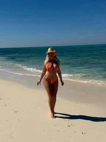 Full leaked Carla moreau private onlyfans photo