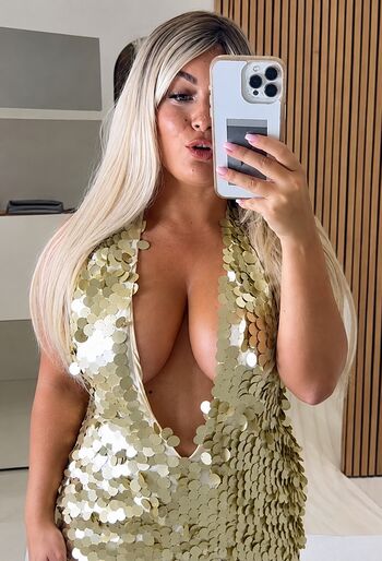 Full leaked Carla moreau private onlyfans photo