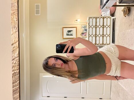 Full leaked Carolinefbyron private onlyfans photo