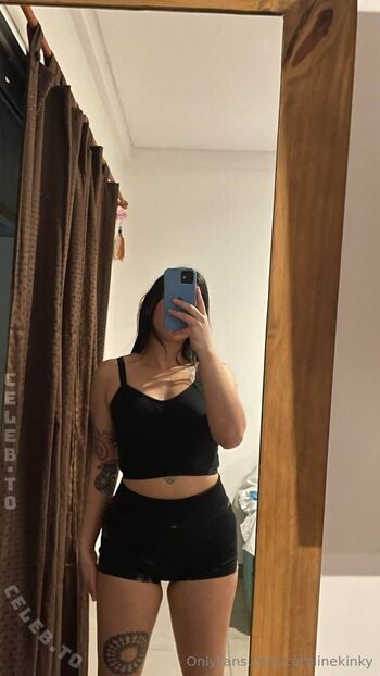 Full leaked Carolinekinky private onlyfans photo