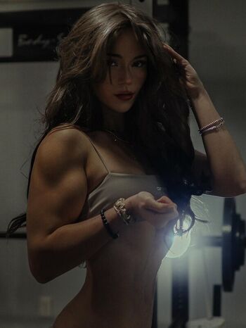 Full leaked Carolinequinnlifts private onlyfans photo