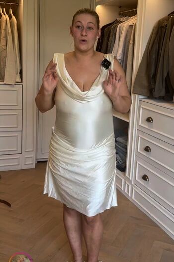 Carys whittaker / busybeecarys