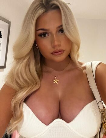 Full leaked Casey archibald private onlyfans photo