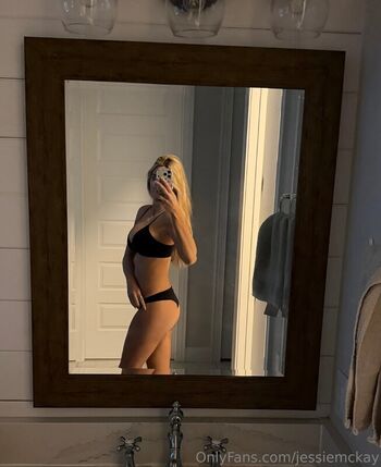 Cassie Lee