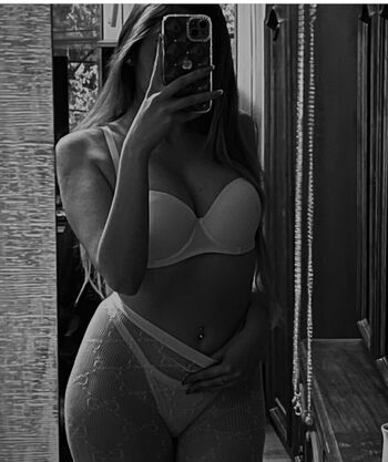 Full leaked Catymcnally private onlyfans photo