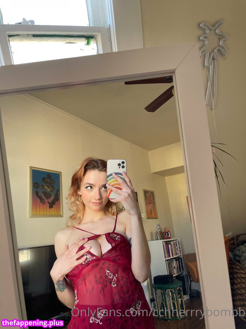cchherrrybombb / chxrrybomb / https: Fotografie OnlyFans Dezbrăcată #17