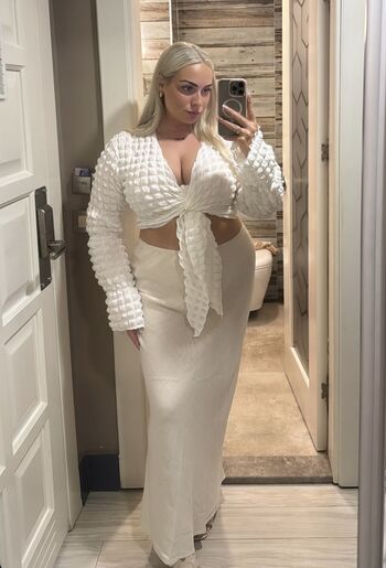 Celebrity Guilty Pleasures & Underrated Women