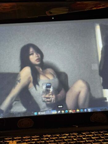 Full leaked Cellow page private onlyfans photo