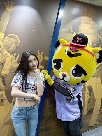 Full leaked Chaeryeong page private onlyfans photo