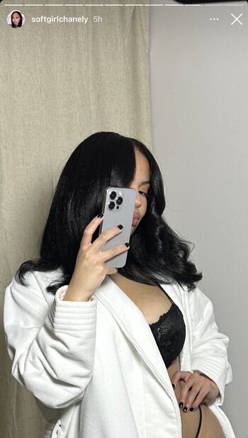 Full leaked Chanel realyaschanel private onlyfans photo