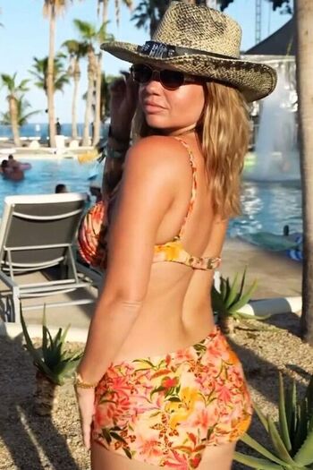 Full leaked Chanel west coast private onlyfans photo