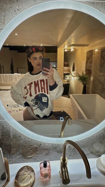 Full leaked Chani lenglet private onlyfans photo