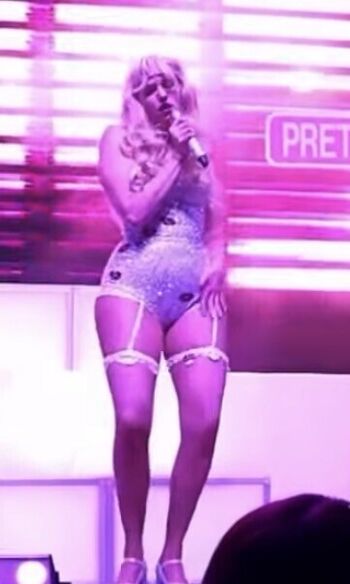 Charity Eden / Taylor Swift Impersonator