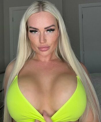 Full leaked Charleybabe private onlyfans photo