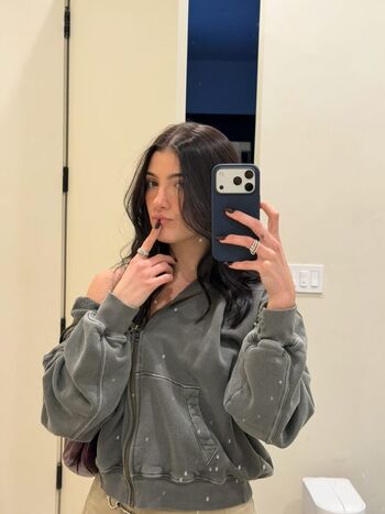 Full leaked Charli d amelio page private onlyfans photo