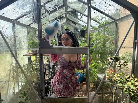 Full leaked Charli xcx page private onlyfans photo