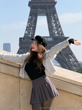 Full leaked Charming girl page private onlyfans photo