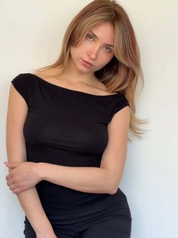 Full leaked Cheleche private onlyfans photo