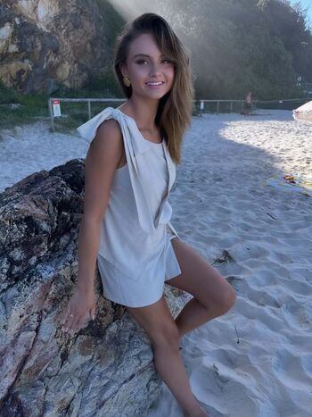 Chelsea Mayer / chelsea.m.2007 / chelsea.m.07