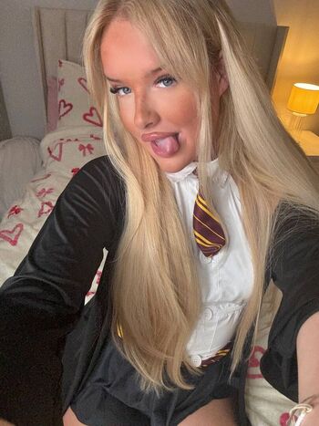 Chlo May