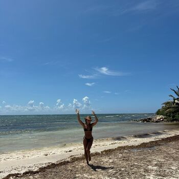 Full leaked Chloeepotess private onlyfans photo