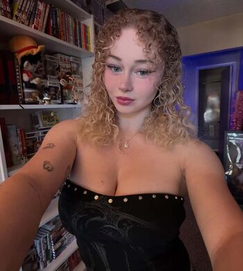 Full leaked Chloethehokage private onlyfans photo