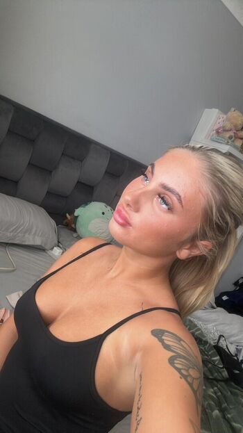 Full leaked Chloewxlker private onlyfans photo