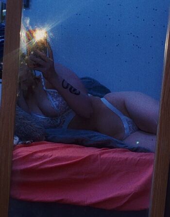 Full leaked Chlomarie private onlyfans photo